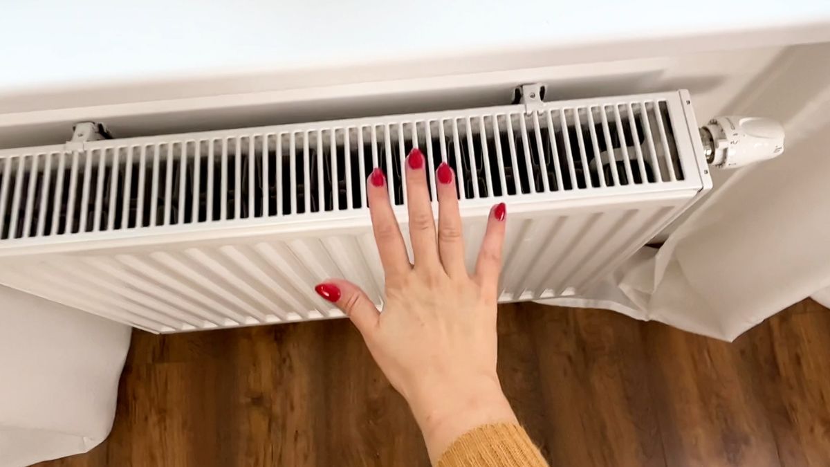 Taniej mieć włączone ogrzewanie, czy je włączać i wyłączać każdego dnia?