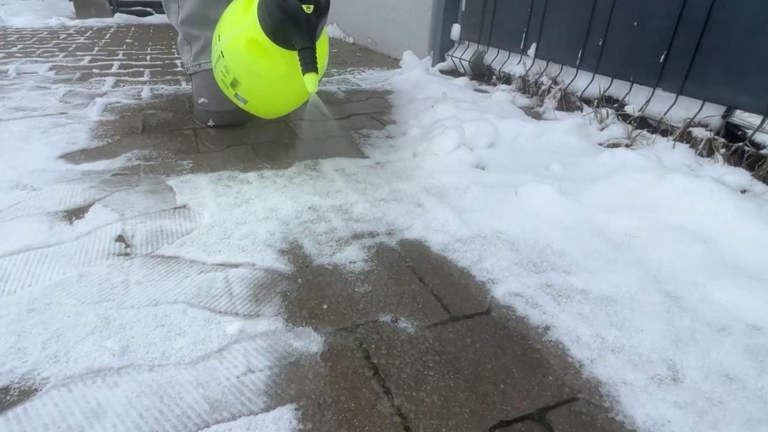 domowy sposób na lód na chodniku