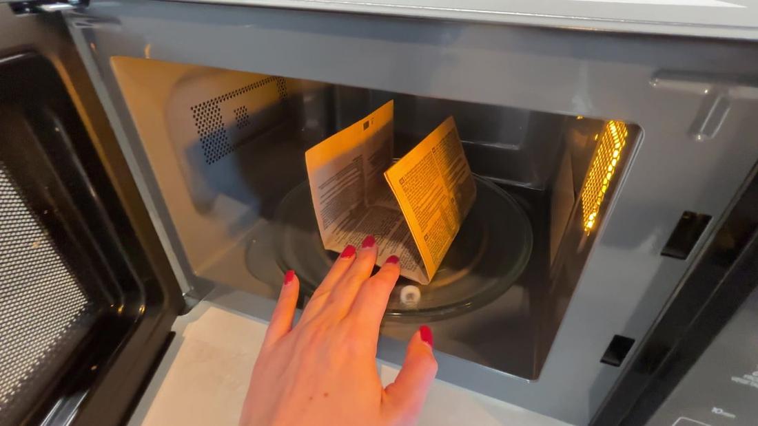 Jak ustawić mikrofalówkę, żeby popcorn był idealny?