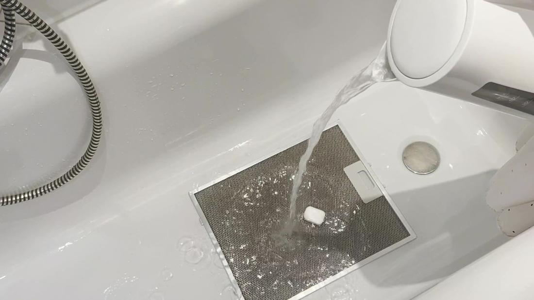 Jaki jest sposób na łatwe czyszczenie filtra z okapu?