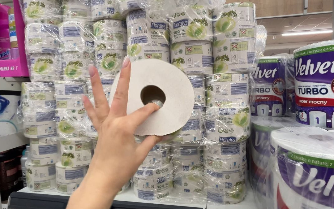 Kupując papier toaletowy patrzę na 1 szczegół. Rolka wystarcza na dłużej